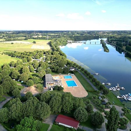 Camping De Thoissey *** Exteriér fotografie