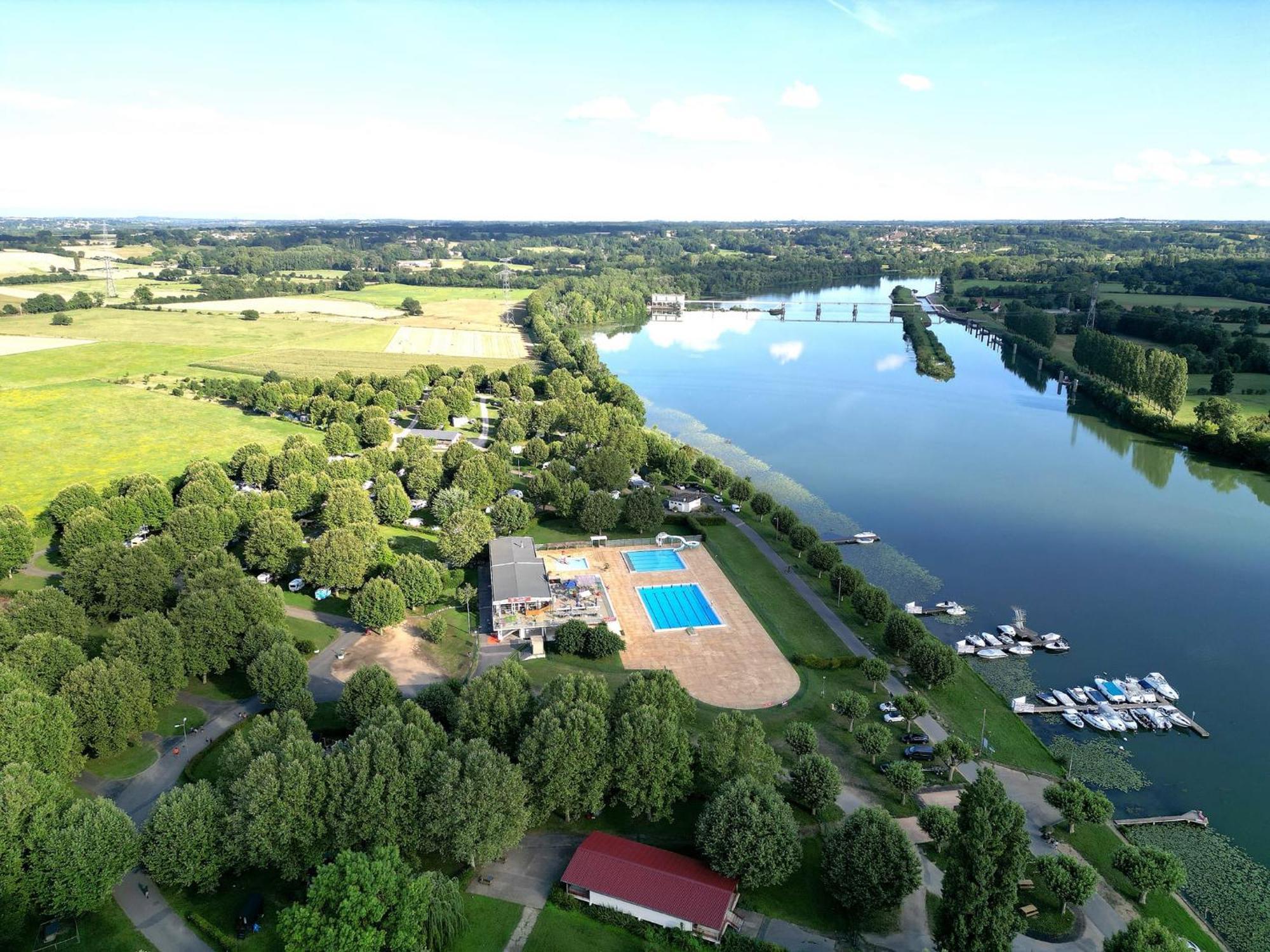 Camping De Thoissey *** Exteriér fotografie